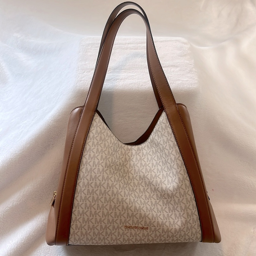 MK Medium Signature Logo Purse